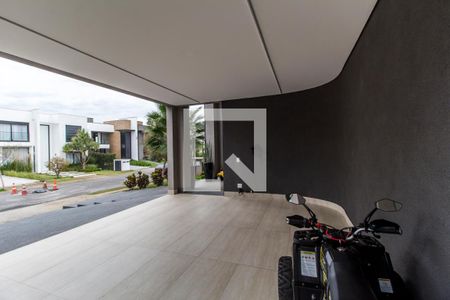 Casa de condomínio à venda com 567m², 5 quartos e 4 vagas Casa de condomínio à venda com 567m², 5 quartos e 4 vagasGaragem