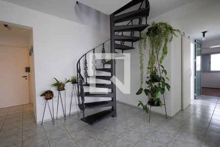 Escada para o piso superior de apartamento à venda com 2 quartos, 157m² em Vila Leopoldina, São Paulo