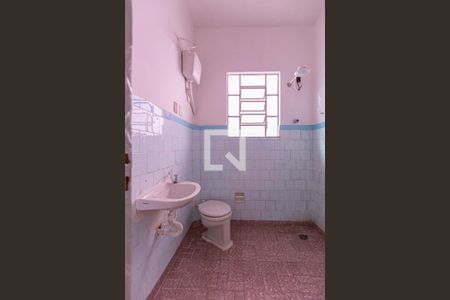 Casa para alugar com 83m², 2 quartos e 1 vaga Casa para alugar com 83m², 2 quartos e 1 vagaBanheiro