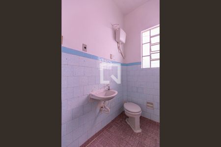 Casa para alugar com 83m², 2 quartos e 1 vaga Casa para alugar com 83m², 2 quartos e 1 vagaBanheiro