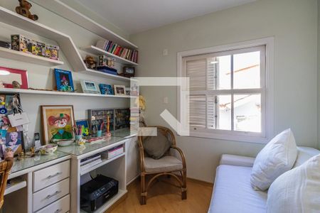 Sala íntima de casa de condomínio à venda com 4 quartos, 300m² em Alphaville, Santana de Parnaíba