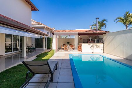 Casa de condomínio à venda com 300m², 4 quartos e 4 vagasÁrea Externa