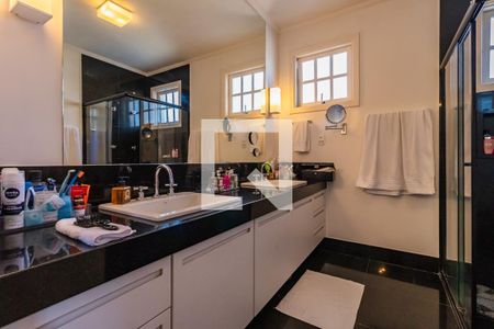 Casa de condomínio à venda com 300m², 4 quartos e 4 vagasBanheiro da Suíte 1