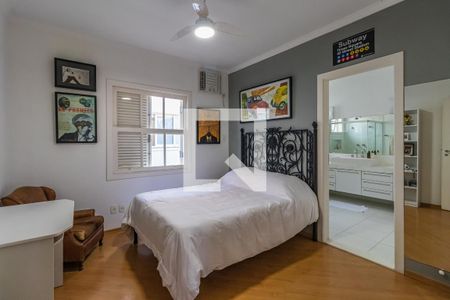 Casa de condomínio à venda com 300m², 4 quartos e 4 vagasSuíte 2