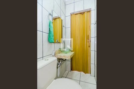 Casa à venda com 110m², 2 quartos e 2 vagasBanheiro de Serviço