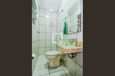 Casa à venda com 110m², 2 quartos e 2 vagasBanheiro de Serviço