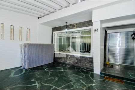 Casa à venda com 110m², 2 quartos e 2 vagasGaragem