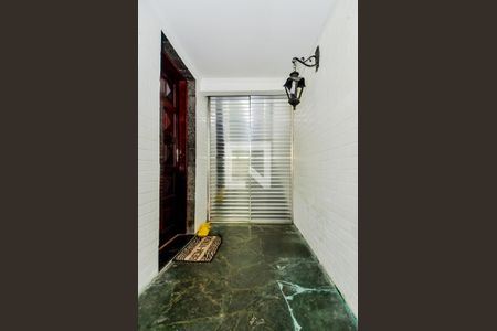 Casa à venda com 110m², 2 quartos e 2 vagasCorredor de Entrada 