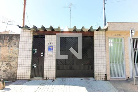 Casa à venda com 80m², 2 quartos e 1 vagaFachada