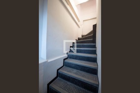 Escada de casa para alugar com 1 quarto, 40m² em Pestana, Osasco