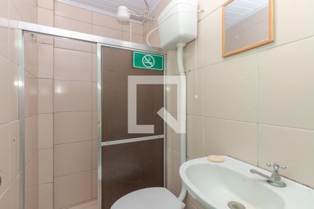 Banheiro de casa à venda com 1 quarto, 56m² em Floresta, Porto Alegre