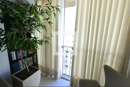 Varanda da Sala de apartamento para alugar com 2 quartos, 54m² em Residencial Recanto do Cerrado, Aparecida de Goiânia