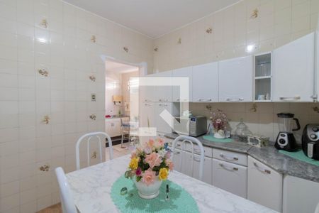 Casa à venda com 100m², 4 quartos e 3 vagas Casa à venda com 100m², 4 quartos e 3 vagasCozinha - Casa 2