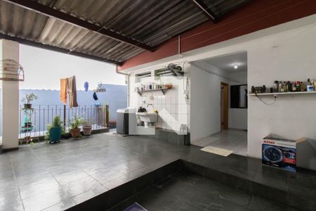 Casa à venda com 100m², 4 quartos e 3 vagas Casa à venda com 100m², 4 quartos e 3 vagasÁrea Externa
