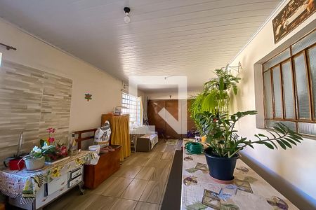 Casa para alugar com 80m², 2 quartos e 1 vagaGaragem e área de serviço