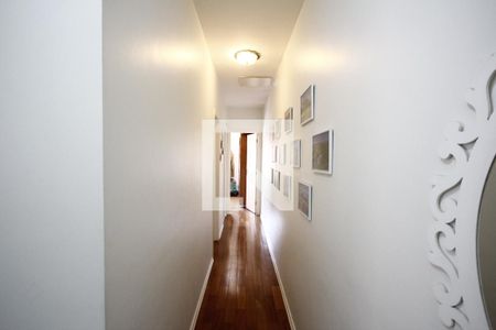 Casa à venda com 161m², 3 quartos e 2 vagasCorredor