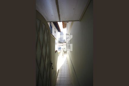 Casa à venda com 161m², 3 quartos e 2 vagasCorredor quintal