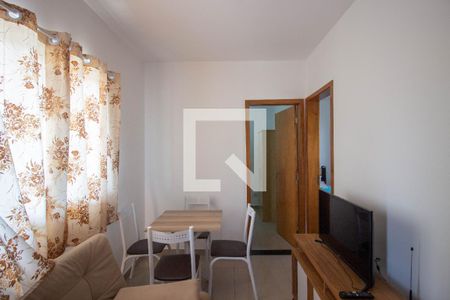 Sala de casa de condomínio para alugar com 2 quartos, 40m² em Vila Santana, São Paulo