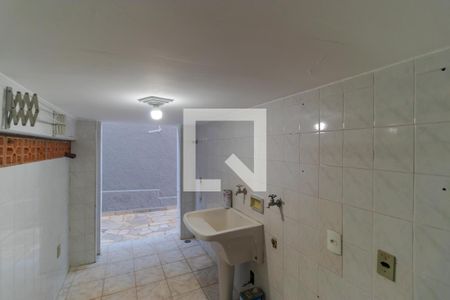 Casa à venda com 300m², 4 quartos e 4 vagas Casa à venda com 300m², 4 quartos e 4 vagasÁrea de Serviço 02