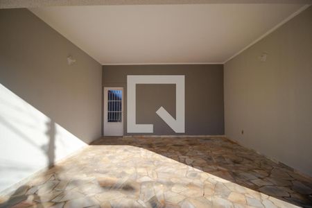 Casa à venda com 300m², 4 quartos e 4 vagas Casa à venda com 300m², 4 quartos e 4 vagasGaragem