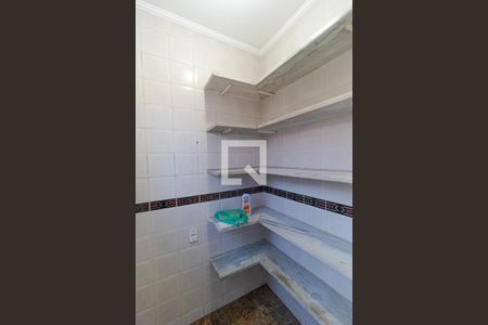 Casa à venda com 300m², 4 quartos e 4 vagas Casa à venda com 300m², 4 quartos e 4 vagasDespensa