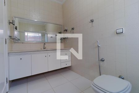 Casa à venda com 300m², 4 quartos e 4 vagas Casa à venda com 300m², 4 quartos e 4 vagasBanheiro da Suíte