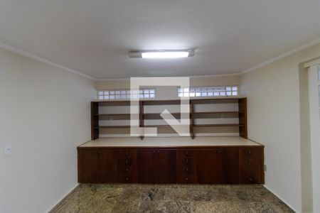 Casa à venda com 300m², 4 quartos e 4 vagas Casa à venda com 300m², 4 quartos e 4 vagasEscritório