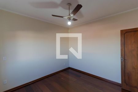 Casa à venda com 300m², 4 quartos e 4 vagas Casa à venda com 300m², 4 quartos e 4 vagasQuarto 02