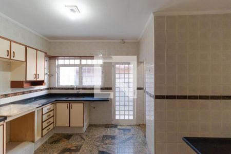 Casa à venda com 300m², 4 quartos e 4 vagas Casa à venda com 300m², 4 quartos e 4 vagasCozinha