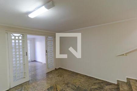 Casa à venda com 300m², 4 quartos e 4 vagas Casa à venda com 300m², 4 quartos e 4 vagasEscritório