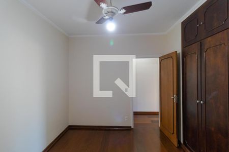 Casa à venda com 300m², 4 quartos e 4 vagas Casa à venda com 300m², 4 quartos e 4 vagasQuarto 01