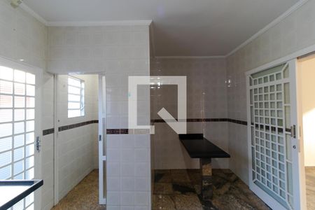 Casa à venda com 300m², 4 quartos e 4 vagas Casa à venda com 300m², 4 quartos e 4 vagasCozinha