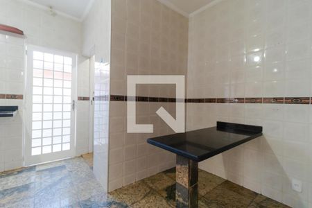 Casa à venda com 300m², 4 quartos e 4 vagas Casa à venda com 300m², 4 quartos e 4 vagasCozinha