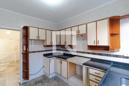 Casa à venda com 300m², 4 quartos e 4 vagas Casa à venda com 300m², 4 quartos e 4 vagasCozinha