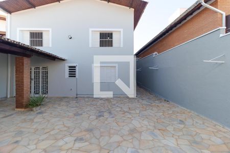 Casa à venda com 300m², 4 quartos e 4 vagas Casa à venda com 300m², 4 quartos e 4 vagasQuintal