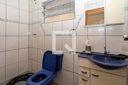 Banheiro piso inferior de casa à venda com 3 quartos, 157m² em Vila Leda, Guarulhos