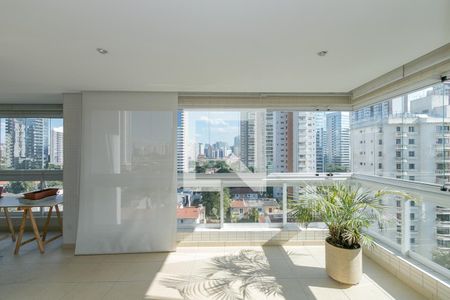Apartamento à venda com 234m², 4 quartos e 4 vagasVaranda da Sala