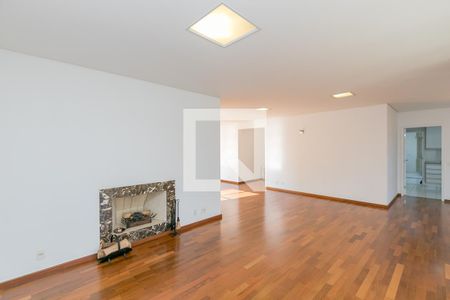 Apartamento à venda com 234m², 4 quartos e 4 vagasSala