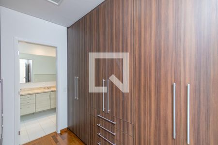 Apartamento à venda com 234m², 4 quartos e 4 vagasCloset da Suíte 1