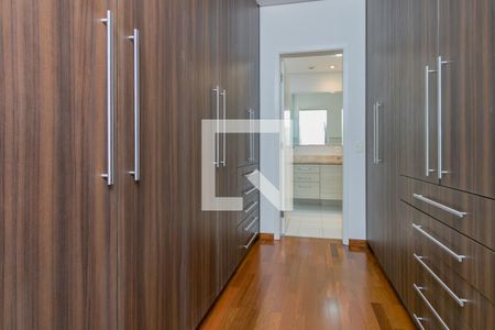 Apartamento à venda com 234m², 4 quartos e 4 vagasCloset da Suíte 1