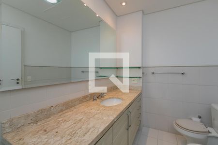 Apartamento à venda com 234m², 4 quartos e 4 vagasBanheiro da Suíte 1