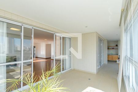 Apartamento à venda com 234m², 4 quartos e 4 vagasVaranda da Sala