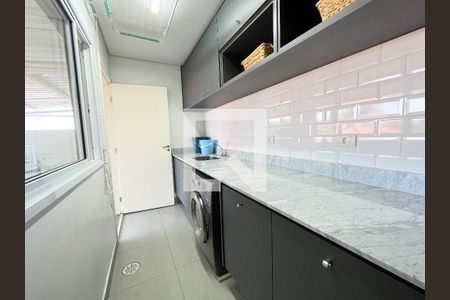 Casa à venda com 310m², 5 quartos e 4 vagas Casa à venda com 310m², 5 quartos e 4 vagasÁrea de Serviço