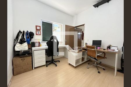 Casa à venda com 310m², 5 quartos e 4 vagas Casa à venda com 310m², 5 quartos e 4 vagasQuarto 3