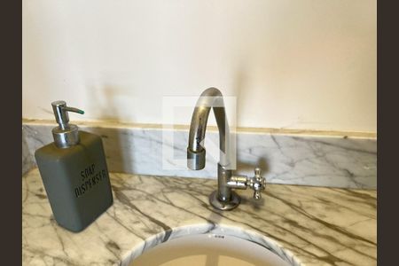 Casa à venda com 310m², 5 quartos e 4 vagas Casa à venda com 310m², 5 quartos e 4 vagasLavabo 2