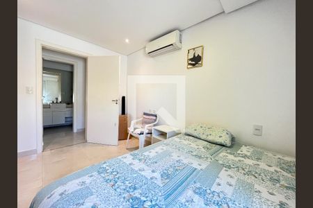 Casa à venda com 310m², 5 quartos e 4 vagas Casa à venda com 310m², 5 quartos e 4 vagasSuite