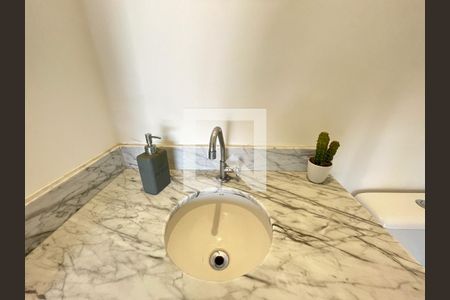 Casa à venda com 310m², 5 quartos e 4 vagas Casa à venda com 310m², 5 quartos e 4 vagasLavabo 2