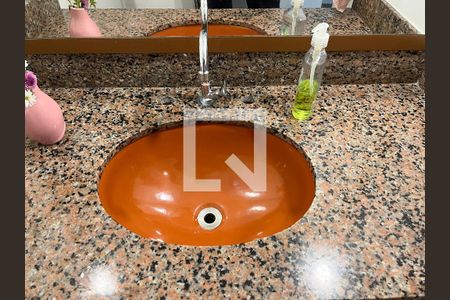 Casa à venda com 310m², 5 quartos e 4 vagas Casa à venda com 310m², 5 quartos e 4 vagasLavabo