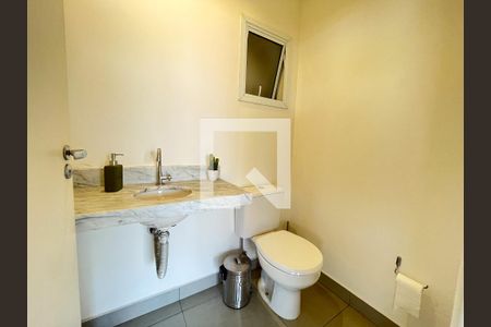 Casa à venda com 310m², 5 quartos e 4 vagas Casa à venda com 310m², 5 quartos e 4 vagasLavabo 2