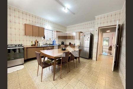 Casa à venda com 310m², 5 quartos e 4 vagas Casa à venda com 310m², 5 quartos e 4 vagasCozinha 1